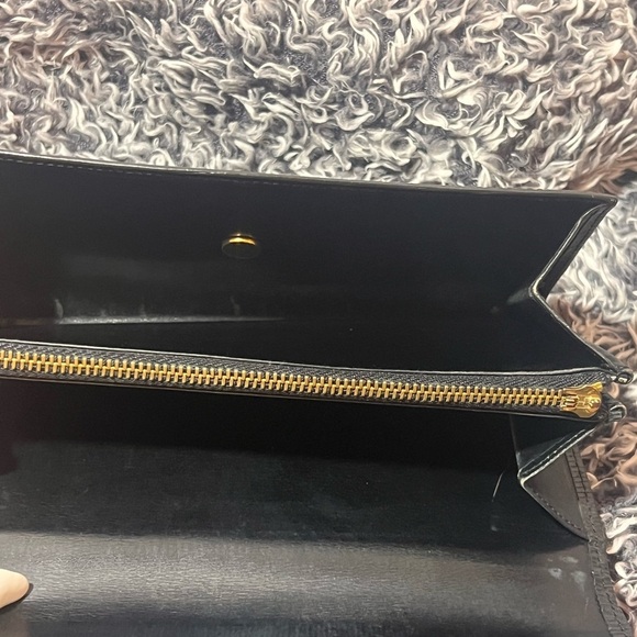 LV Epi Wallet 🖤 Vintage - Picture 5 of 9
